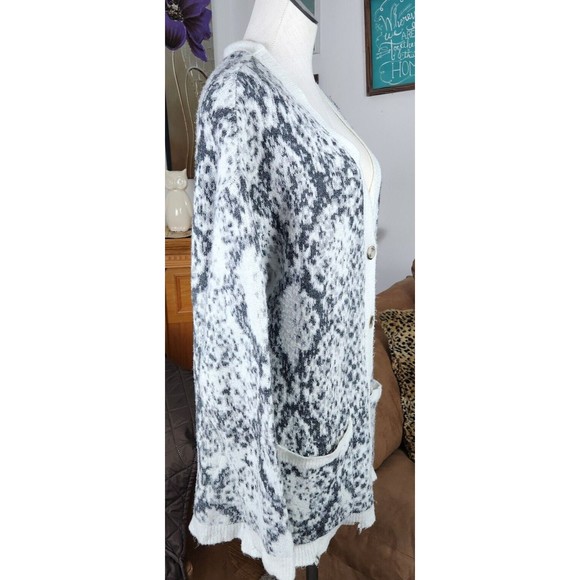 Willow & Root Womens L Reptile print Cardigan Button Long Sleeve V Neck Sweater - Picture 3 of 5
